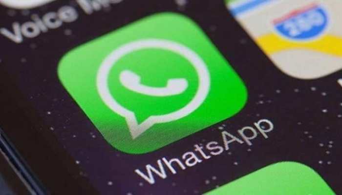 WhatsApp for iOS working on redesigned chat bubbles