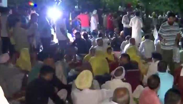 Farmers camp outside govt offices in Haryana's Karnal after talks fail, ban on mobile internet services extended