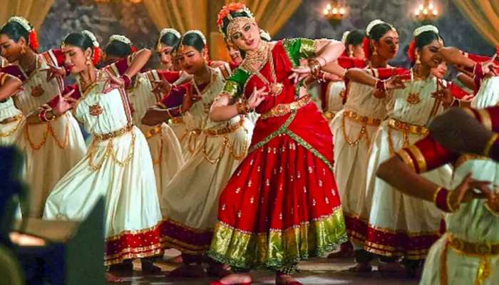 Kangana Ranaut's parents watched 'Thalaivii', and they predict a '5th National Award' for her performance!
