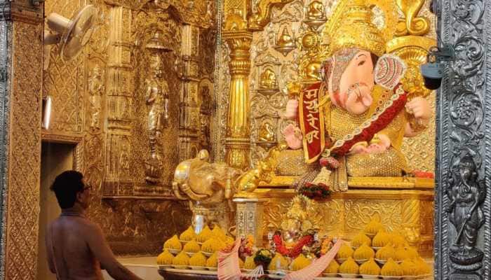 On Ganesh Chaturthi, devotee offers 5 kg gold mukut worth Rs 6 cr to Pune&#039;s Dagdusheth Halwai Ganpati - In pics