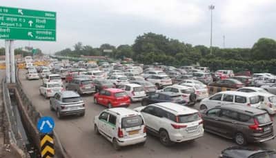 Delhi witnesses massive traffic jams as SAD holds protest against Centre's farm laws 