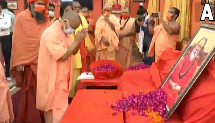 Mahant Narendra Giri&#039;s death: CM Yogi Adityanath pays last respects, says &#039;culprit will not be spared&#039;