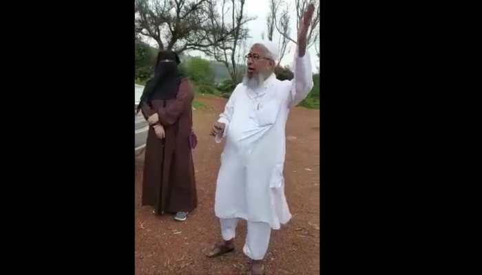 &#039;Aisa desh hai mera&#039;, Twitterati react to elderly Muslim man&#039;s rendition of iconic Mahabharata title song 