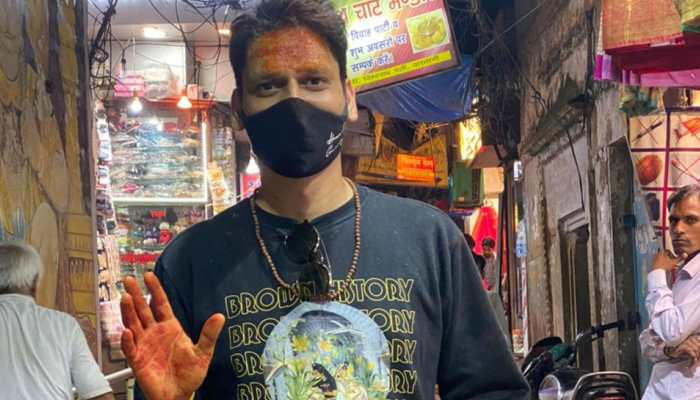 Gully Boy fame Vijay Varma&#039;s EXCLUSIVE first pic from Varanasi&#039;s Kashi Vishwanath temple