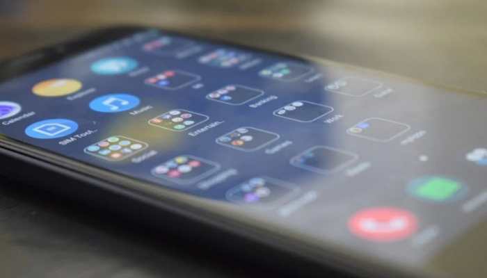 Throw away your Chinese phones, urges Defence Ministry