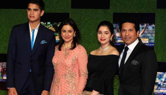 Sara Tendulkar and Arjun Tendulka with family