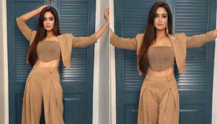 Khatron Ke Khiladi 11 finale: Shweta Tiwari flaunts her fit body in beige-coloured outfit, impresses netizens 