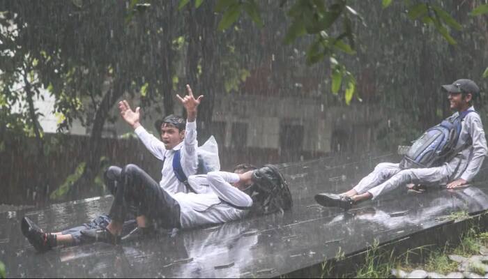 Rains in parts of Delhi, more likely on Saturday: IMD