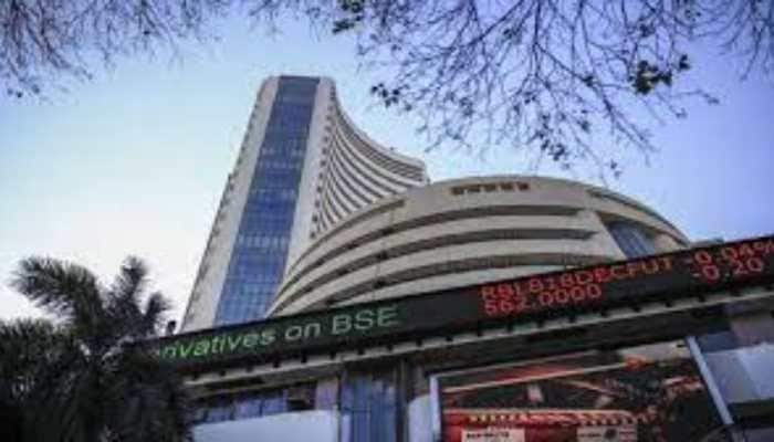 Sensex ends above 60,000 mark, Nifty tick higher to fresh records