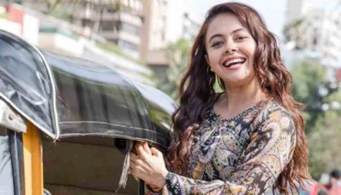 Devoleena Bhattacharjee recalls tea garden childhood days at &#039;Bigg Boss 15&#039; opening