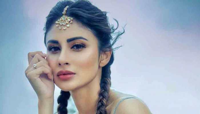 When Mouni Roy accidentally tagged Rajnath Singh thanking him for birthday wishes