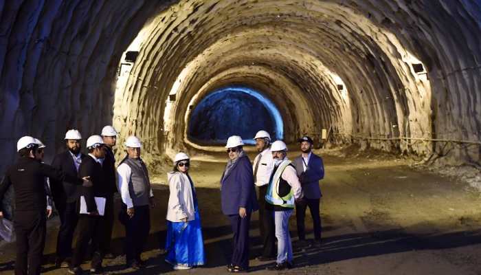 Nitin-Gadkari-visit-Zojila-Z-Morh-tunnels-in-Baltal