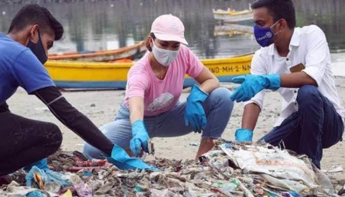 Jacqueline Fernandez goes beach cleaning as Swachh Bharat Abhiyan turns 4