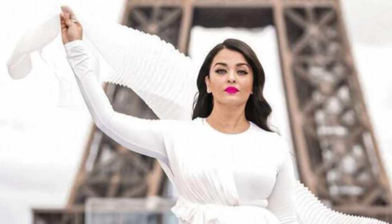 Aishwarya Rai Bachchan rules Paris Fashion Week in ravishing indo-western  white dress - See pics! | People News | Zee News