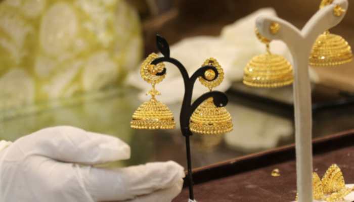 Gold Price Today, 06 October 2021: Gold prices plunge below Rs 45,620