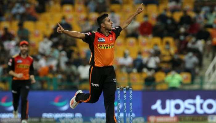 SRH pacer Umran Malik bowls the FASTEST delivery of IPL 2021 during clash against RCB