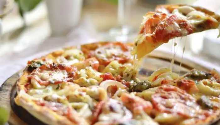 Women can’t eat pizza on TV, men barred from serving tea to ladies: Iran’s censorship rules leave citizens baffled