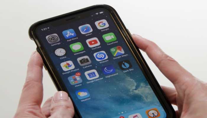 Taking screenshots on iPhone? You can do it without using a button; here's how