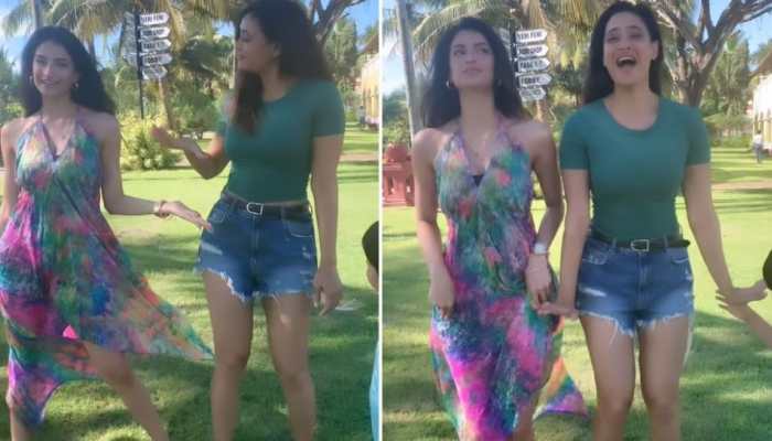 Shweta Tiwari and daughter Palak Tiwari drop sassy dance video, fans call them 'sisters'! - Watch Shweta Tiwari and daughter Palak Tiwari drop sassy dance video, fans call them 'sisters'! - Watch