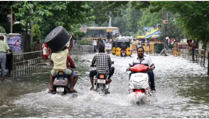 Heavy downpour in Chennai and suburbs, Tamil Nadu govt issues flood alert Heavy downpour in Chennai and suburbs, Tamil Nadu govt issues flood alert