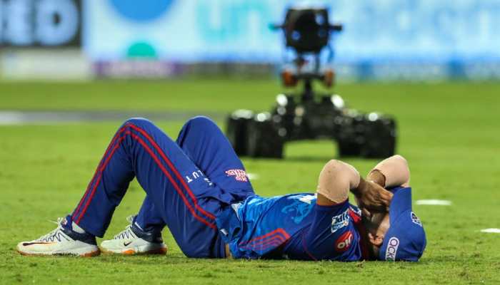 IPL 2021 Qualifier 2: Prithvi Shaw cries and Rishabh Pant gets emotional after DC loss, Watch viral video