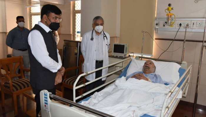 PM Narendra Modi wishes Manmohan Singh a &#039;speedy recovery&#039;, Mansukh Mandviya visits former PM at AIIMS  ​​​​​​​