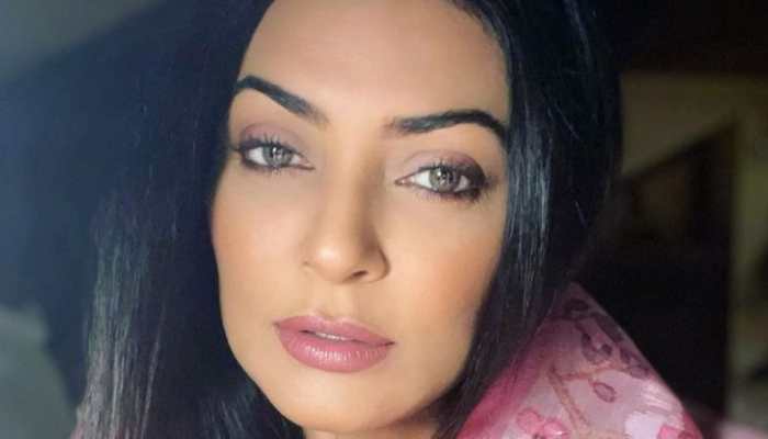 Did you know Sushmita Sen doesn't allow beau Rohman Shawl to gift her diamonds?