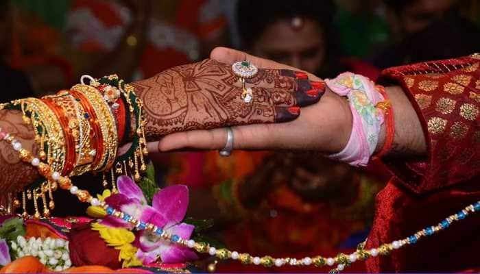 How to perform Karwa Chauth puja rituals, check Chandrodaya timings