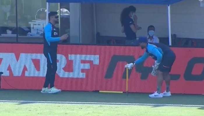 T20 World Cup: Ahead of New Zealand clash, &#039;mentor&#039; MS Dhoni fine-tunes Rishabh Pant&#039;s wicket-keeping skills