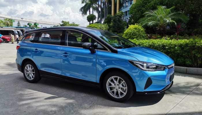 Warren Buffett backed China&#039;s BYD launches e6 electric MPV in India priced at Rs 29.15 lakh