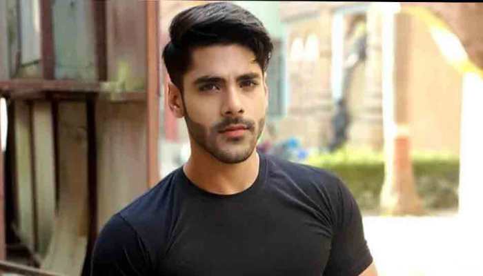 Bigg Boss 15: Simba Nagpal pushes Umar Riaz into pool after latter hurls abuses at his mother, Twitterattis make 'EVICT SIMBA NOW' top trend