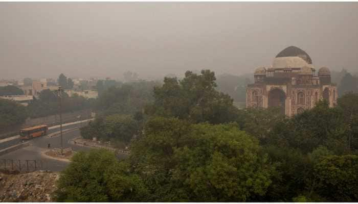 Delhi&#039;s air quality slips into red zone as stubble burning picks up