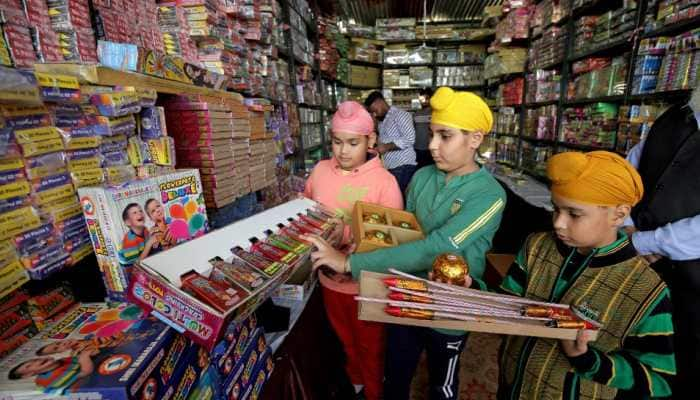 Diwali 2021: Delhi Police to keep round-the-clock vigil to prevent bursting of firecrackers