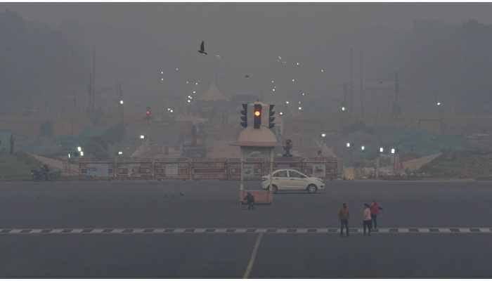 Delhi wakes up to &#039;hazardous&#039; air quality after people burst firecrackers on Diwali