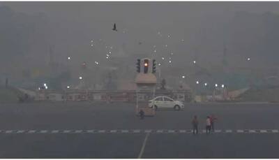 Delhi's AQI level dangerous for elderly, vulnerable for COVID recovered patients, says expert
