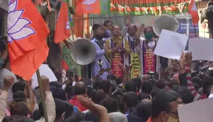 BJP workers clash with Kolkata police demanding cut in VAT on fuel