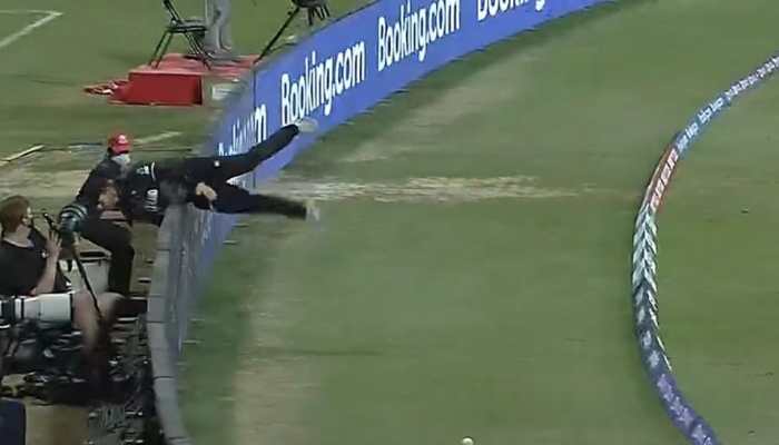 T20 World Cup: Glenn Phillips survives injury scare after running into advertisement board while fielding during ENG vs NZ semi-final