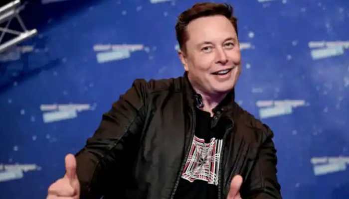 Man hires woman to slap him every time he opens Facebook, check Elon Musk’s reaction Man hires woman to slap him every time he opens Facebook, check Elon Musk’s reaction