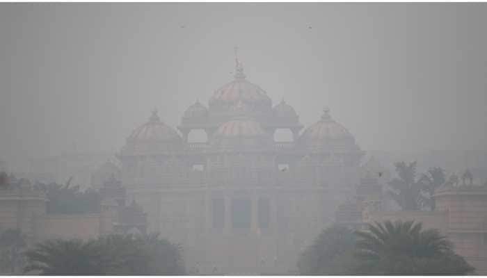 Delhi&#039;s air quality turns &#039;very poor&#039; as smog engulfs the national capital