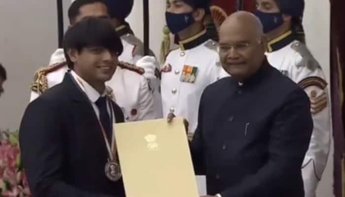 WATCH — Neeraj Chopra, Ravi Dahiya, footballer Sunil Chhetri receive Khel Ratna award