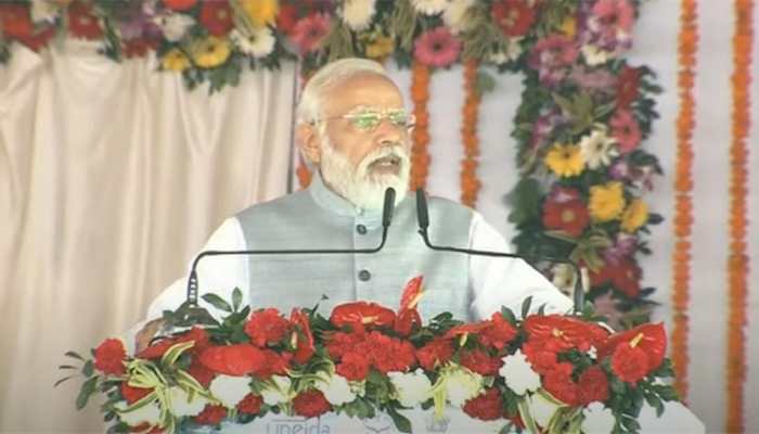 PM Narendra Modi blames previous govts for &#039;mafiawaad&#039;, poverty in Uttar Pradesh