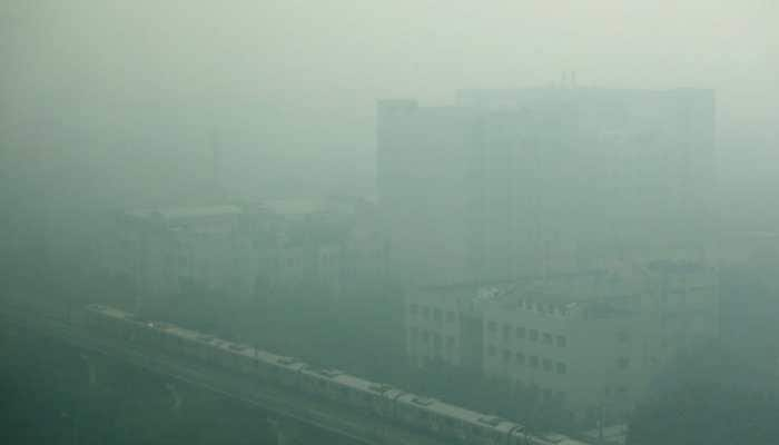 &#039;Very poor&#039; air in Delhi for fourth straight day; curbs in place in NCR to tackle pollution - 8 points