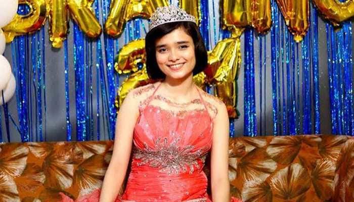 Lucknow teen sensation Meethika Dwivedi's hilarious viral videos make her celeb favourite - Watch why!