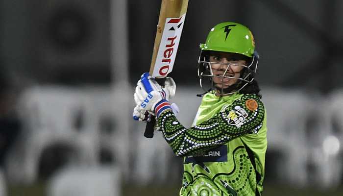 Women&#039;s Big Bash League: Smriti Mandhana smashes maiden century for Sydney Thunder in losing cause