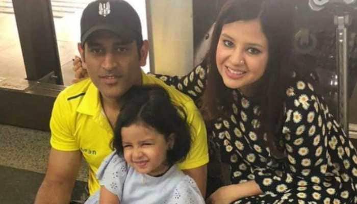 Chennai Super Kings captain MS Dhoni with daughter Ziva and wife Sakshi. (Source: Twitter)