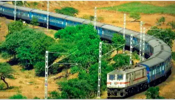 Railways to restart serving cooked food service in trains 