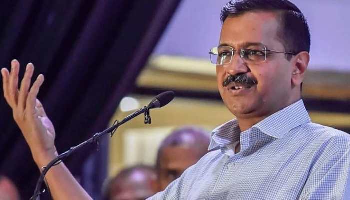 Arvind Kejriwal enjoys auto ride in Punjab, dines at driver&#039;s home - Watch