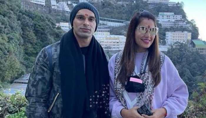 Bipasha Basu, Karan Singh Grover say &#039;Jai Mata Di&#039; as they visit holy Vaishno Devi temple - See Pics