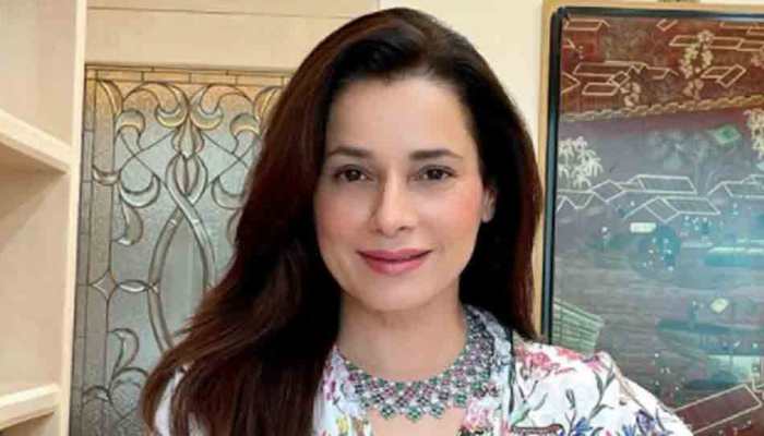 Neelam Kothari gets emotional before Geeta Kapoor, Malaika Arora on sets of 'India's Best Dancer 2'