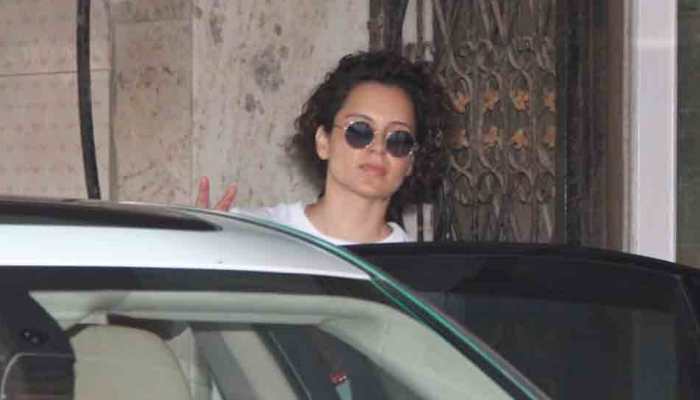 Kangana Ranaut&#039;s car surrounded by mob in Punjab, actress shares videos, claims they were &#039;farmers&#039;